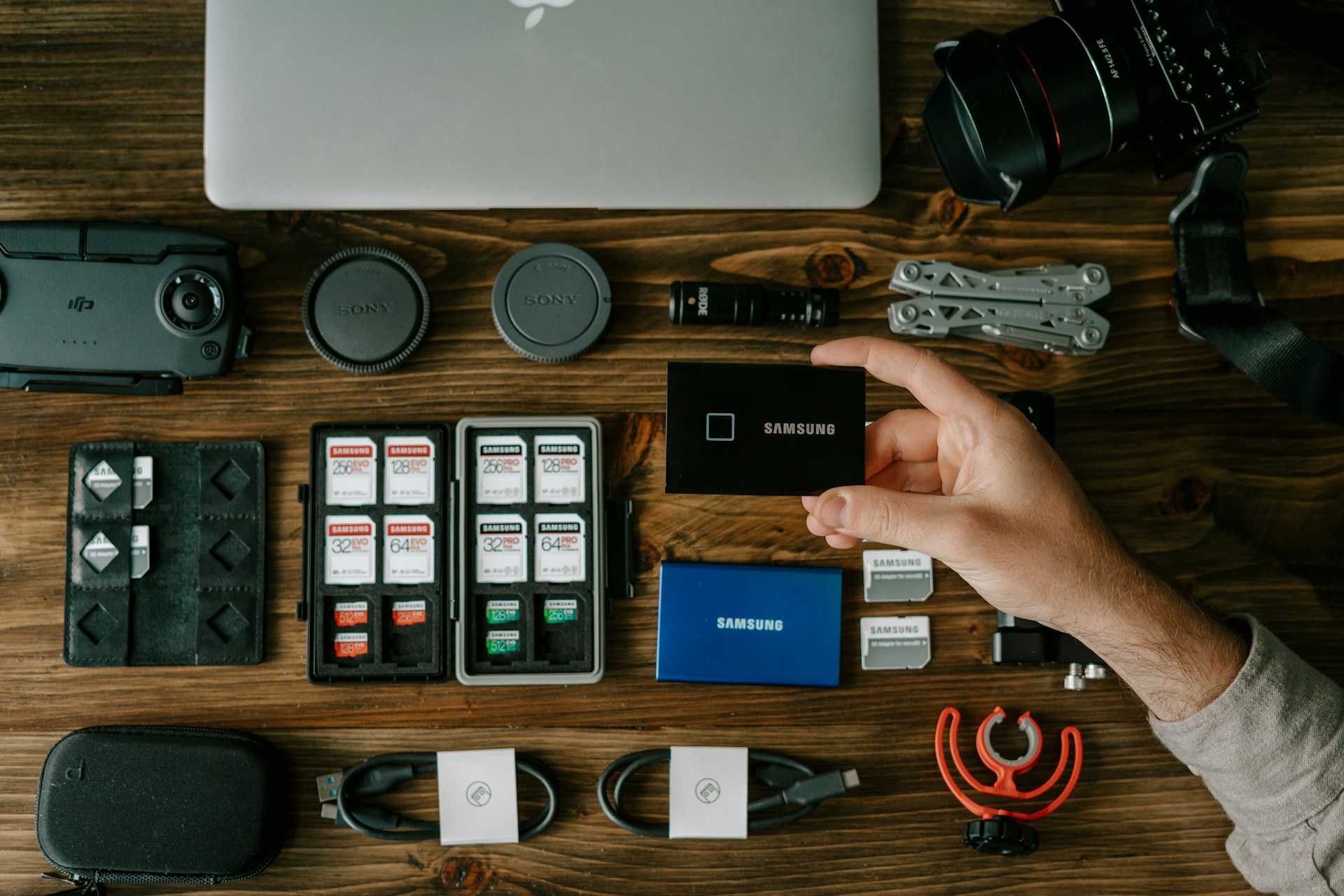 Gift Ideas for Your Tech-Loving Traveler