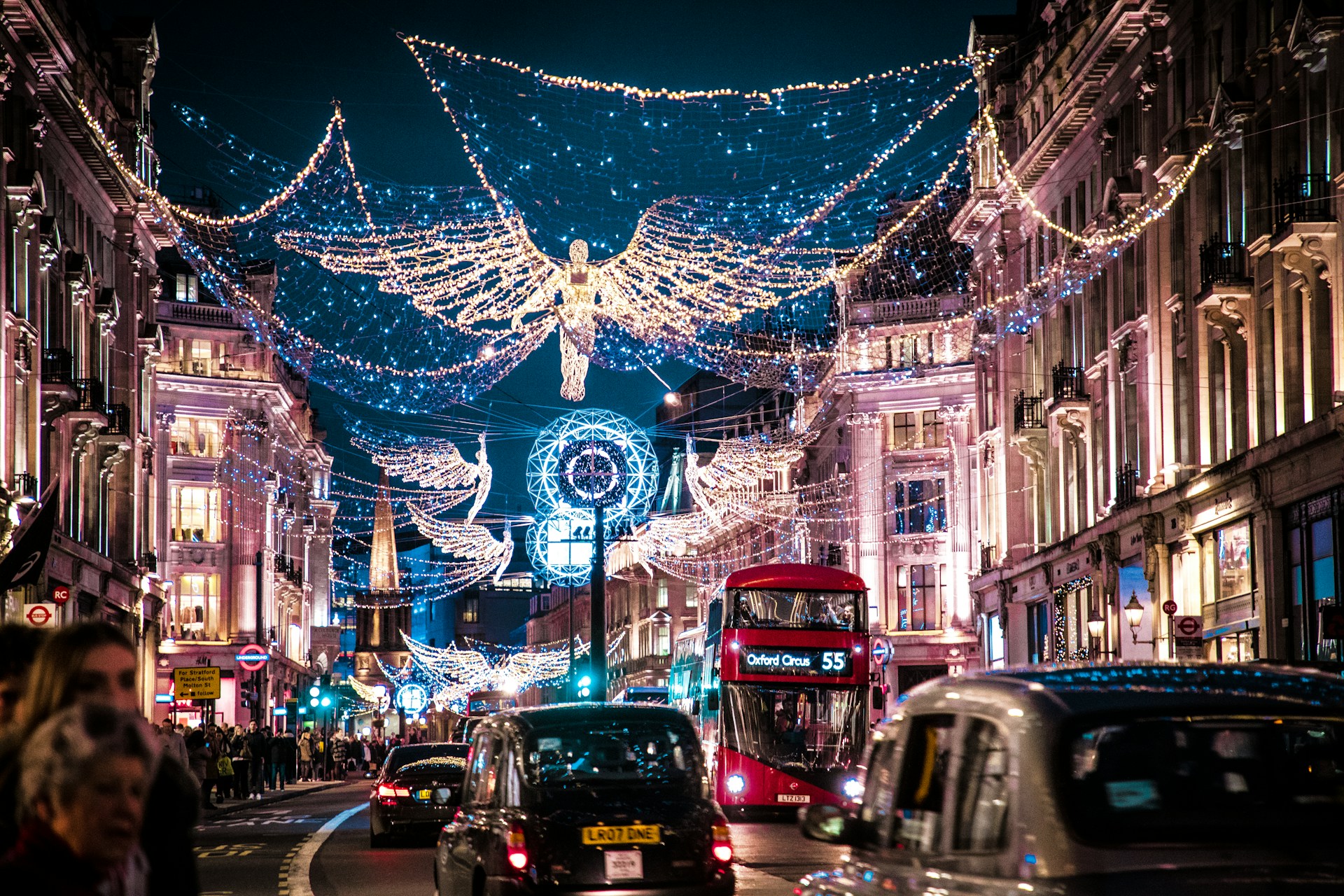 How Much Do Americans Spend on Holiday Travel?