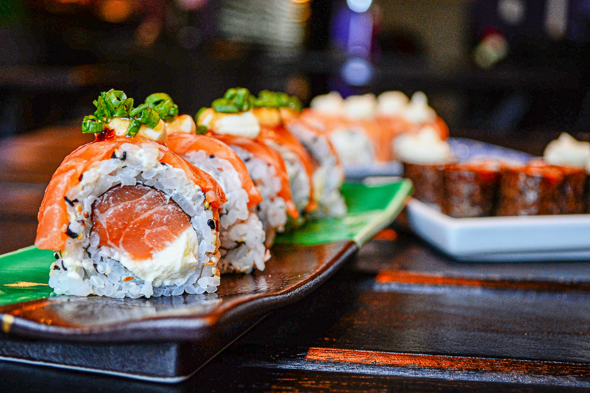 8 Tips to Save on Meals While Traveling