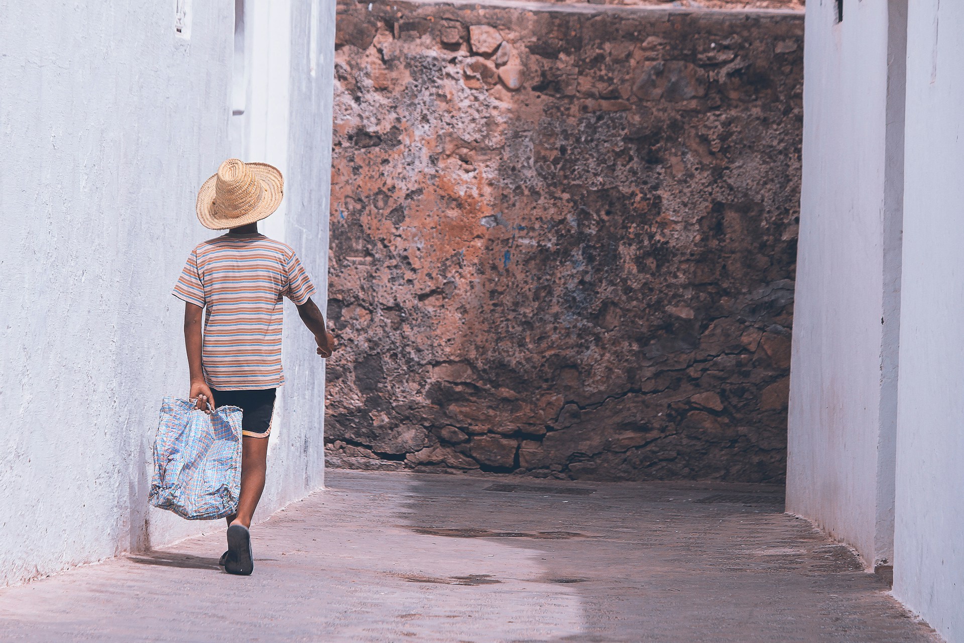 Should Children Travel Alone?