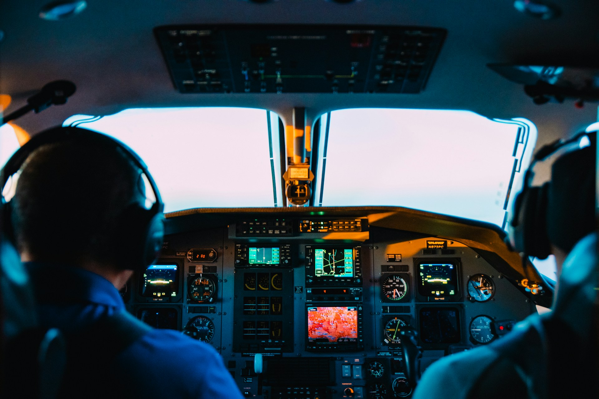 Pilot In-Flight Messages Decoded: The Seatbelt Sign & Other Jargon