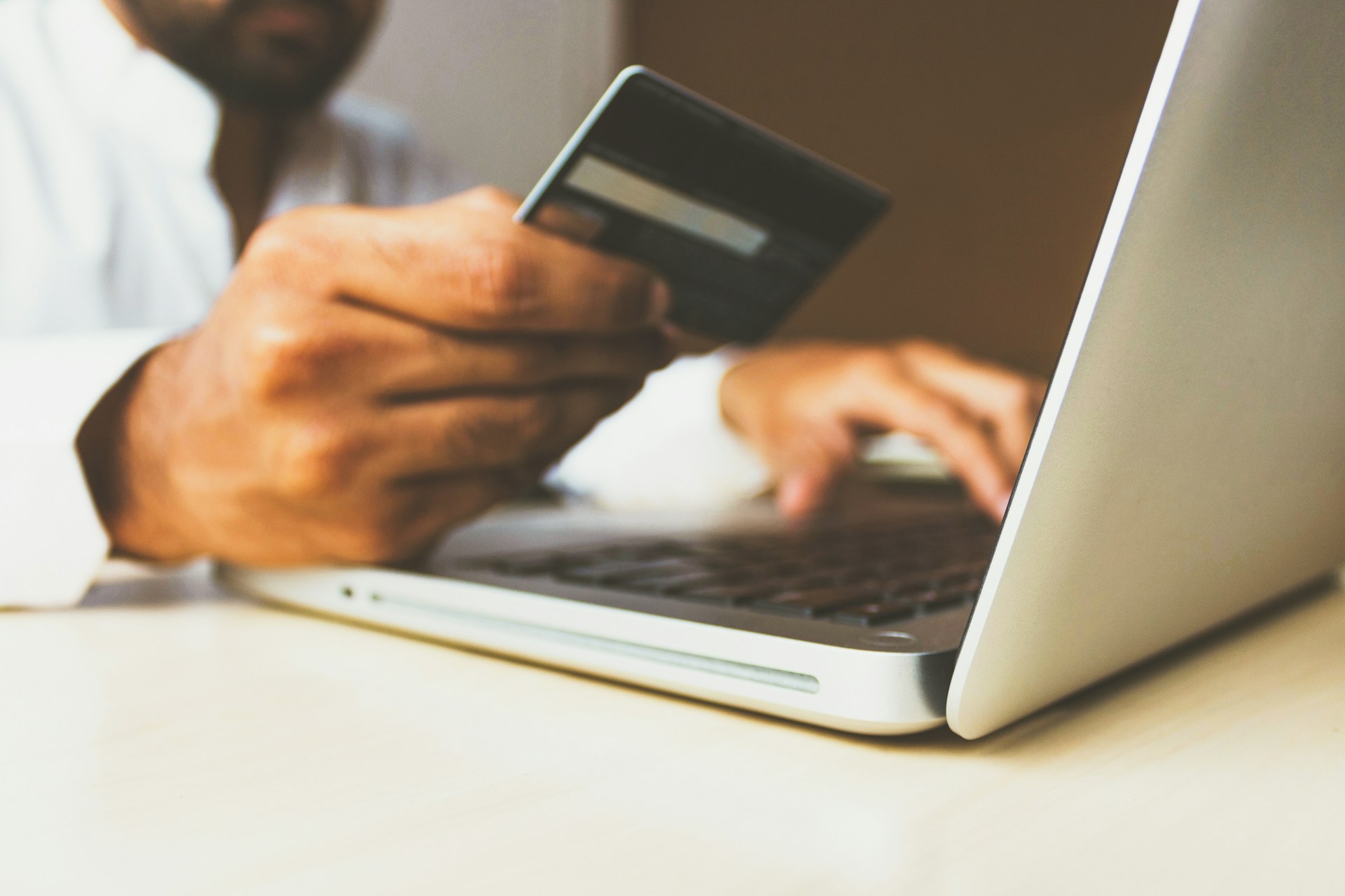 The Risks and Benefits of Payment Installment Plans for Travel