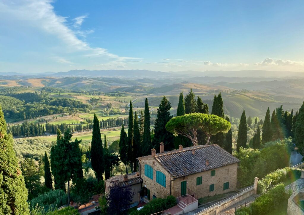 A Tuscan villa with panoramic views of the countryside
