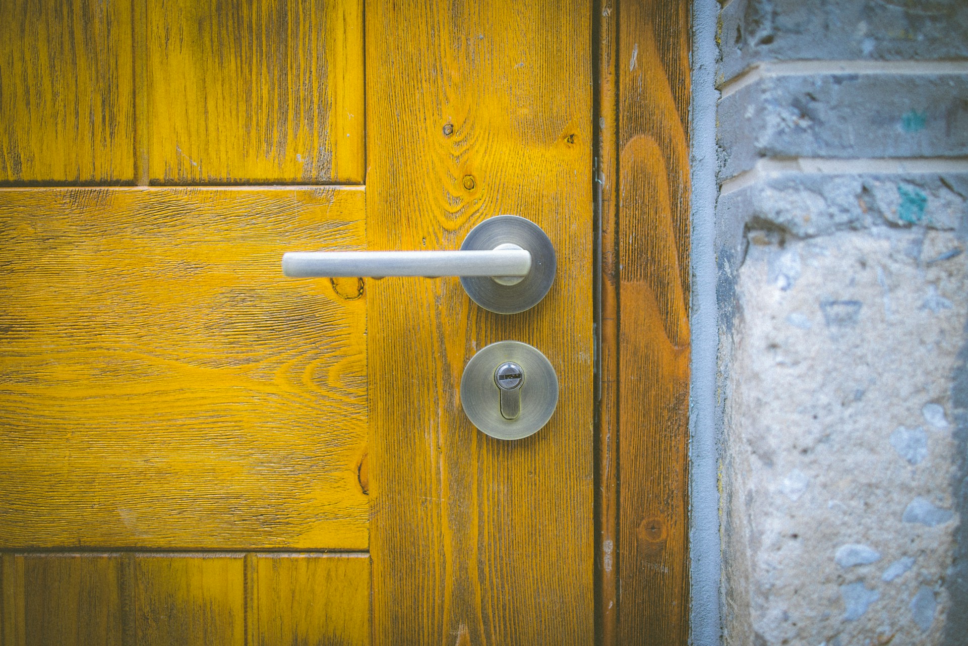 Home Security When Travelling: Tips to Protect Your Home