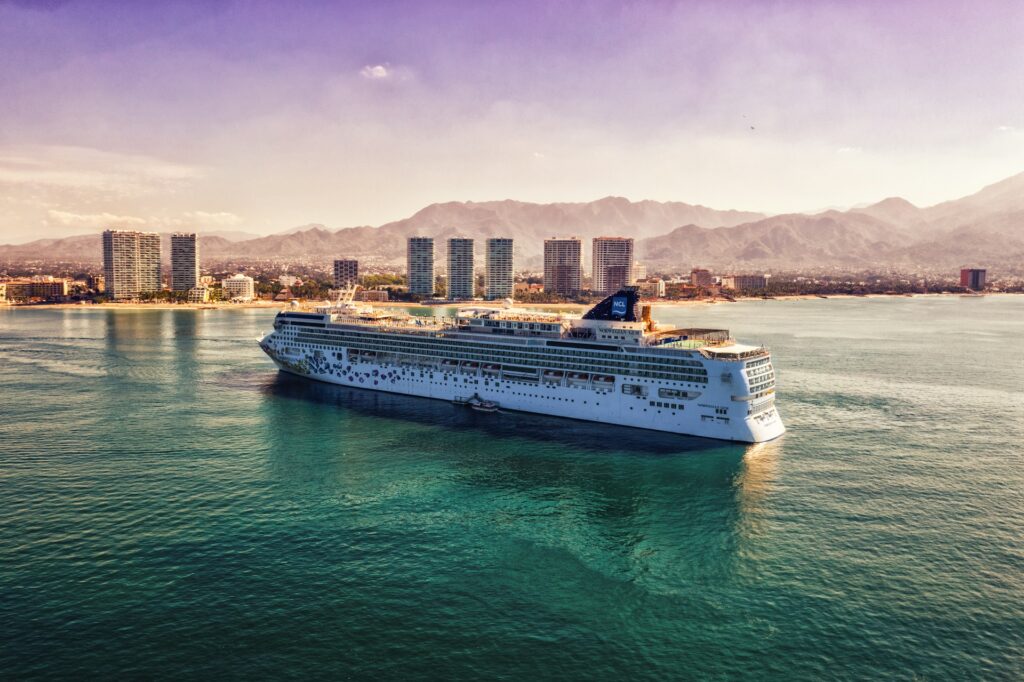 A Mexican cruise ship sailing into port